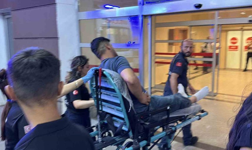 Adıyaman'da 'ne bakıyorsun' tartışması bıçak ve silahla yaralanmayla sonuçlandı