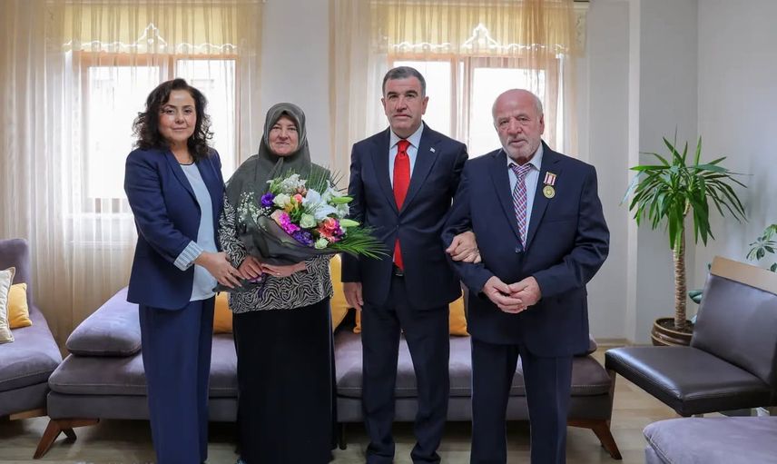 Validen Kıbrıs gazilerine ev ziyaretinde vefa mesajı