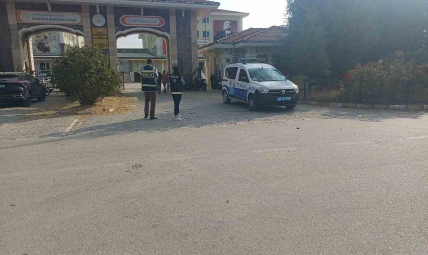 Afyonkarahisar'da okul çevrelerinde huzur ve güven için geniş çaplı denetim