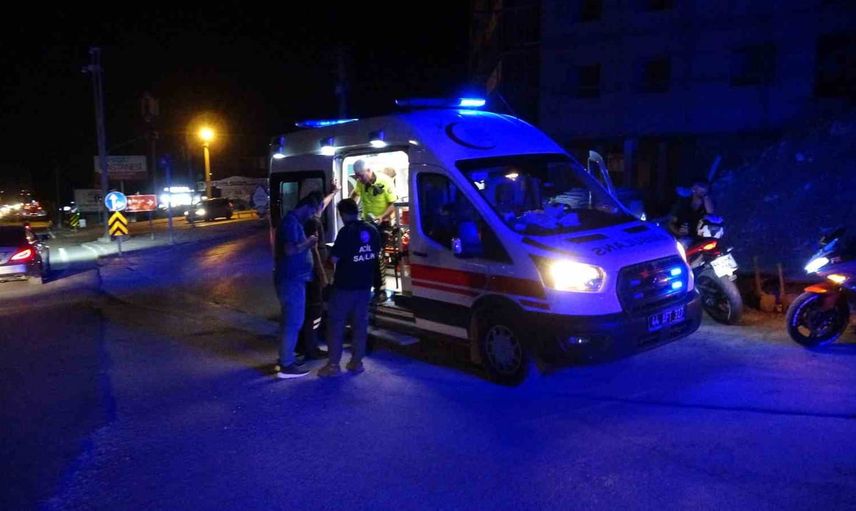 Malatya'da gece çarpışması: kaçan sürücü iki kardeşi yaraladı