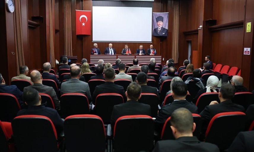 Emeklilikte veda: BUSKİ genel müdürüne hizmet plaketi