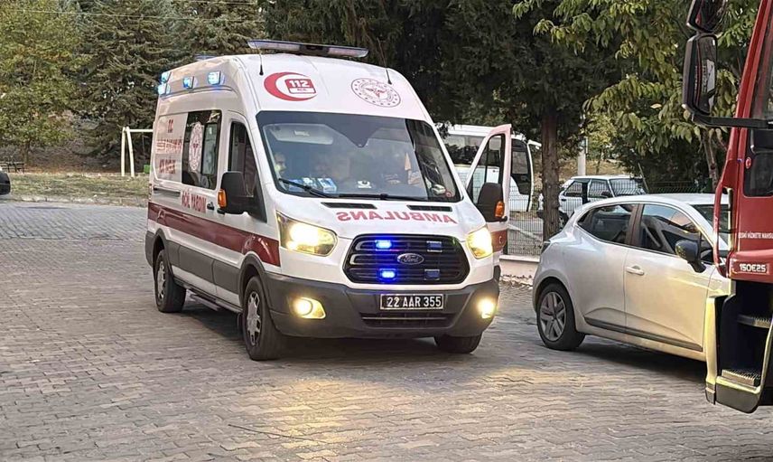 Edirne'de duman yükseldi: giriş katı mutfak yangını kontrol altına alındı