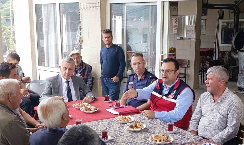 Kaymakam İlhan Abay Arzular Mahallesi'nde talepleri yerinde dinledi