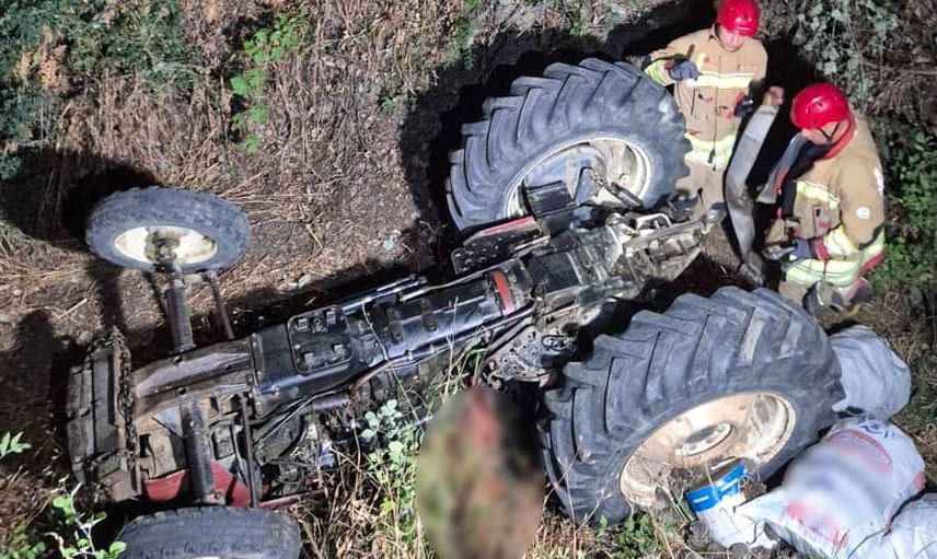 Gördes'te şarampole yuvarlanan traktörün altında kalan sürücü yaşamını yitirdi