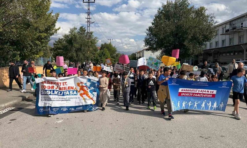 Erzincan’da yürüyüşle sağlıklı yaşam farkındalığı yükseldi