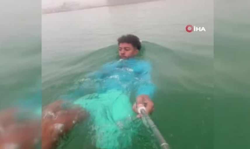 Sebte kıyısında selfie çubuğuyla çekilen sınır anı ve geri gönderme operasyonu