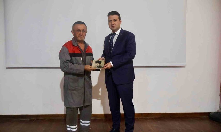 Çivril'de 56 yıllık oto tamircisi geleneksel ahiliğin yüzü oldu