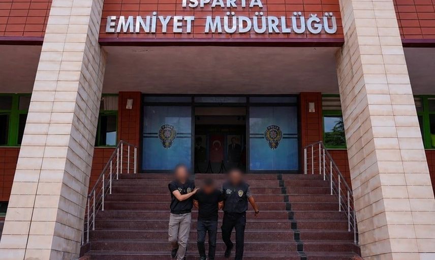 Asayiş şube ekipleri Isparta’da 20 yıl 9 ay 12 gün hapis cezasıyla aranan kişiyi yakaladı