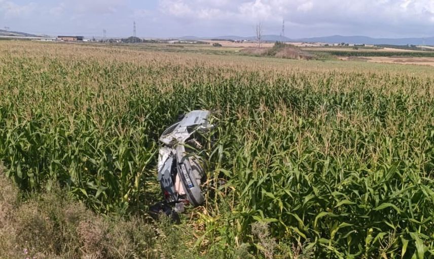 Yoldan çıkan otomobil tarlaya uçtu: Karacabey-Bandırma yolunda üç kişi yaralandı