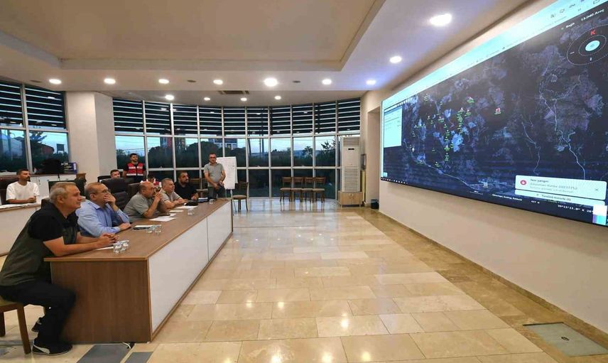 Sındırgı'da alevlerle mücadelede koordineli seferberlik