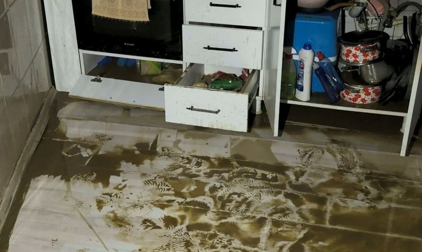Ayazağa sokakları suya gömüldü: evler ve araçlar zarar gördü