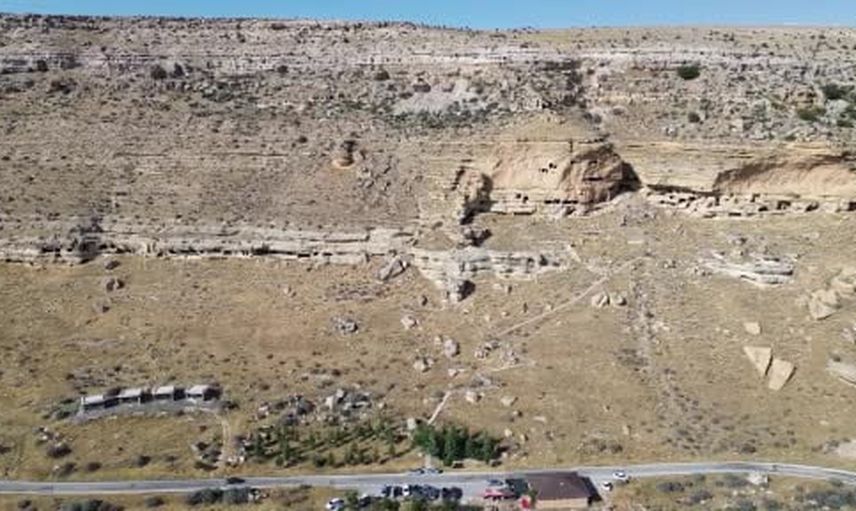 Manazan Mağaraları: kaya içine oyulmuş beş katlı miras hafta sonları ilgi görüyor