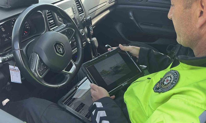 D-100'de Trafiradar uygulaması: hız sınırını aşana doğrudan ceza