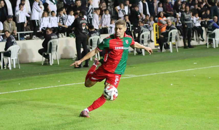 Karşıyaka'da sağ bekte belirsizlik: Harun Kaya'nın geleceği netleşmiyor
