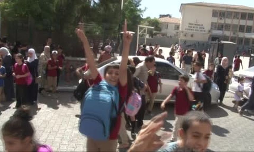 Şanlıurfa'da 5.4'lük sarsıntı: veliler okullardan çocuklarını almaya başladı
