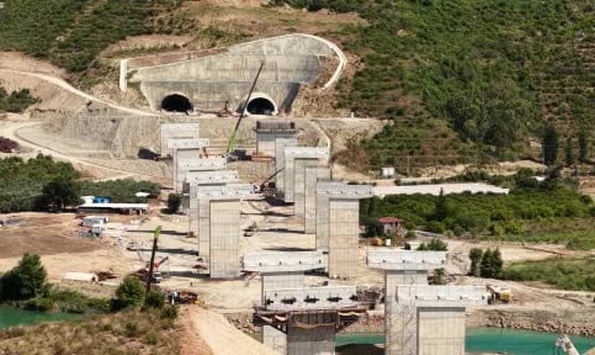 Antalya ile Alanya arasını kısaltacak otoyol projesinde yüzde 30 fiziki ilerleme