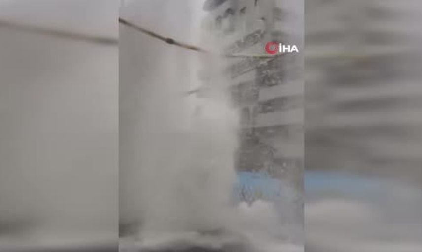 Japonya'da sel uyarısı: Aichi'de 23 yaralı, yüzlerce araç sular altında
