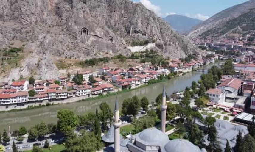 Amasya'da misket elması bahçeleri çıtırtıyla doldu