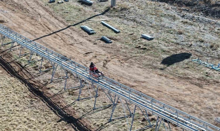 Erciyes'e dört mevsim canlılık katacak dağ kızağı testlere başladı