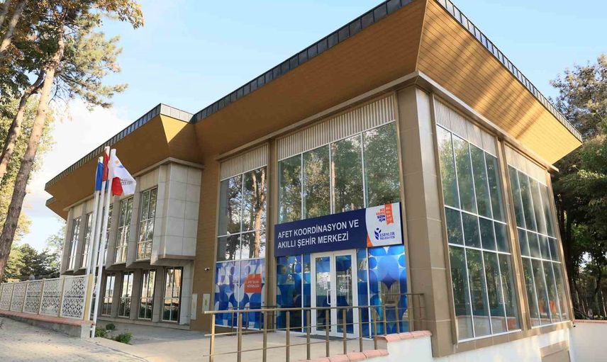 Esenler’de okullar 7/24 izlenecek akıllı güvenlik ağı kuruldu