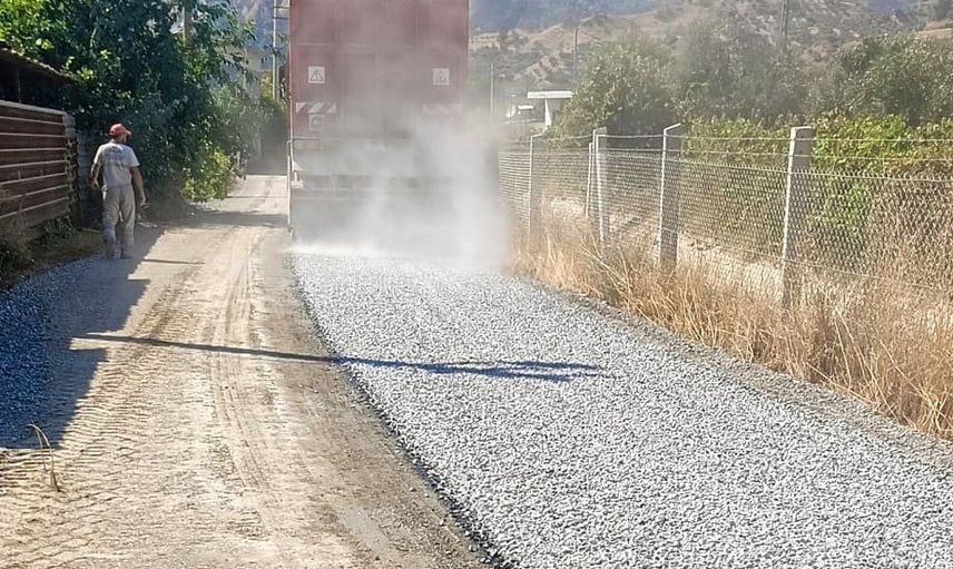 Umurlu’da ulaşım konforu için kapsamlı asfalt seferberliği