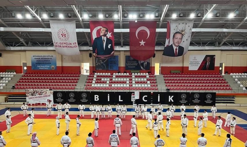 Bilecik’te dan sınavı heyecanı: 58 judocu ter döktü