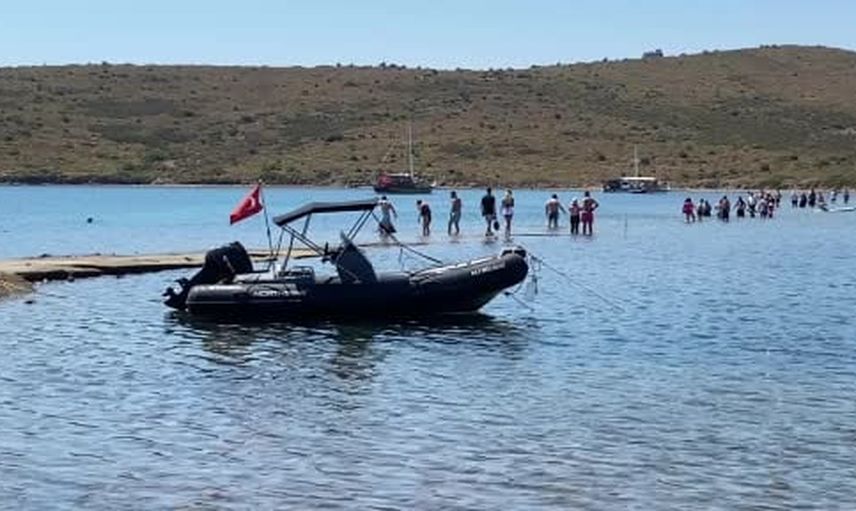 Ayvalık'ta yalancı boğazda güvenlik açıkları gönüllü cankurtarana yükleniyor