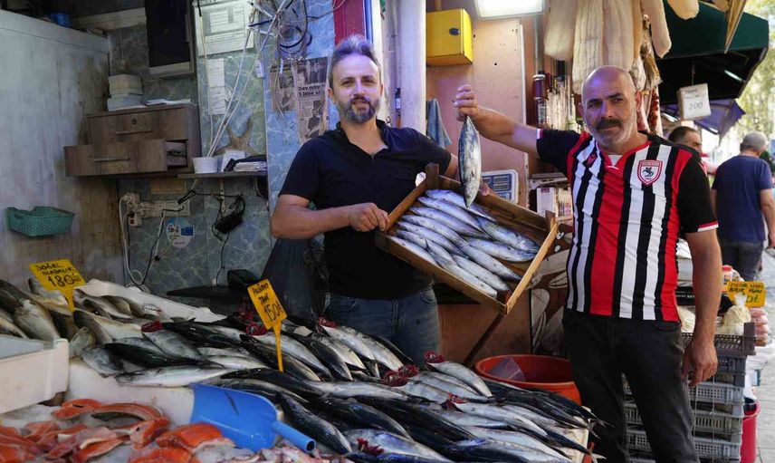 Karadeniz’de sezon açıldı: palamut tezgahlara 150 liradan indi