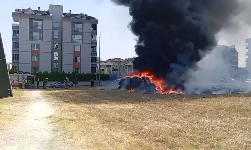 Özlüce'de halı saha malzemeleri yandı, mahalle kısa süreli panik yaşadı