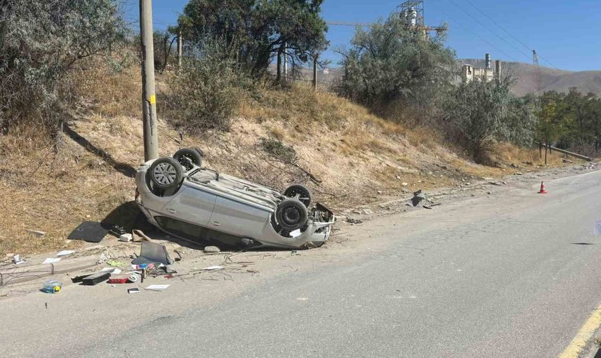 Niğde'de Hacı Sabancı Bulvarı'nda takla atan aracın sürücüsü hastaneye kaldırıldı
