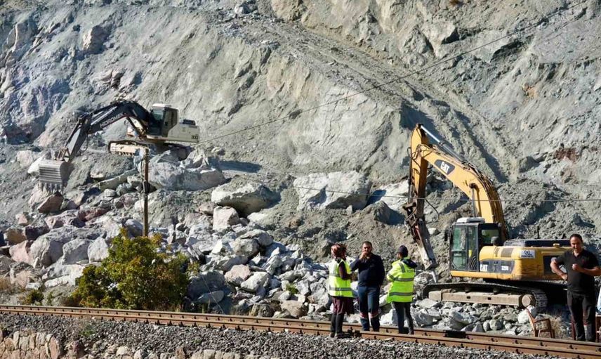 Sansa deresinde toparlanma: asfalt ve demiryolu çalışmaları sürüyor