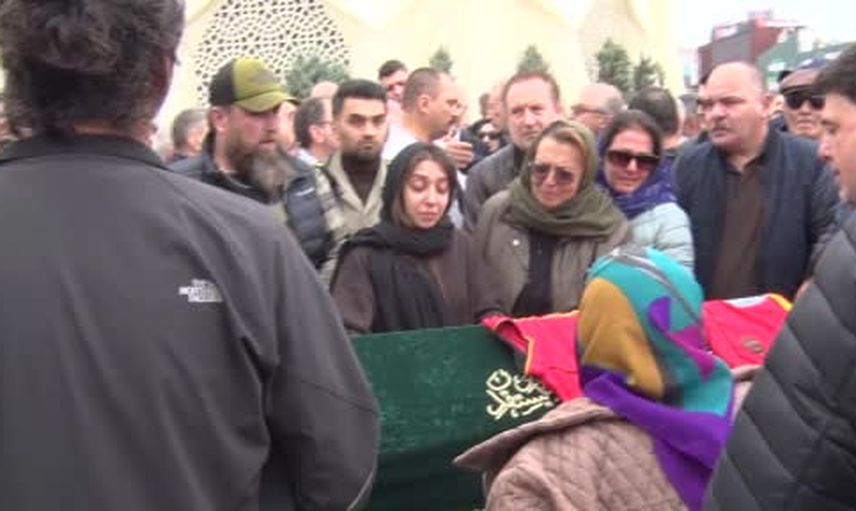 Şarkıcı Nev için son veda töreni düzenlendi