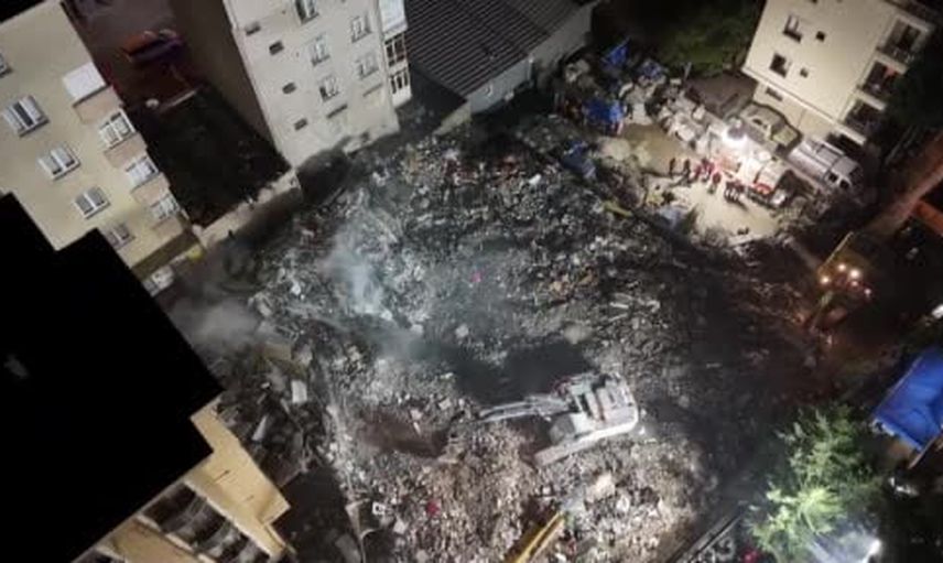 Maltepe'de çöken binada gece gündüz süren arama kurtarma çalışmaları havadan görüntülendi
