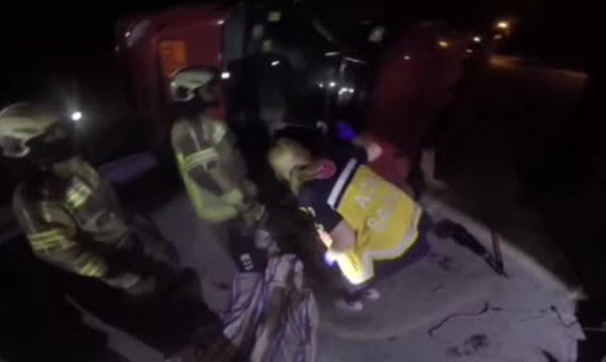 İtfaiyenin kask kamerası: Çınar'da devrilen tanker ve kurtarma anları