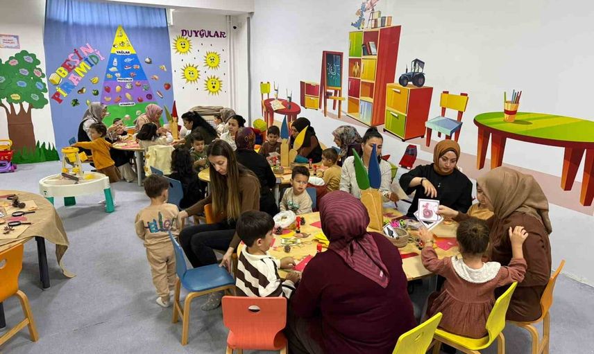 Sincan'da miniklerle sonbahar coşkusu: Anne Çocuk Oyun Evleri'nde renkli etkinlik