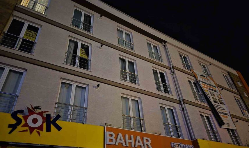 Eskişehir'de evinde kalp krizi geçiren 55 yaşındaki kişi ambulansla taşınırken hayatını kaybetti