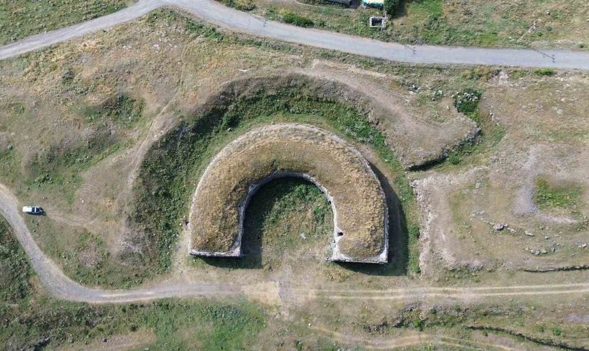 Kars'ın hilal ve at nalı tabyası: Gemli Tabya havadan ortaya çıkan planıyla korunmayı bekliyor