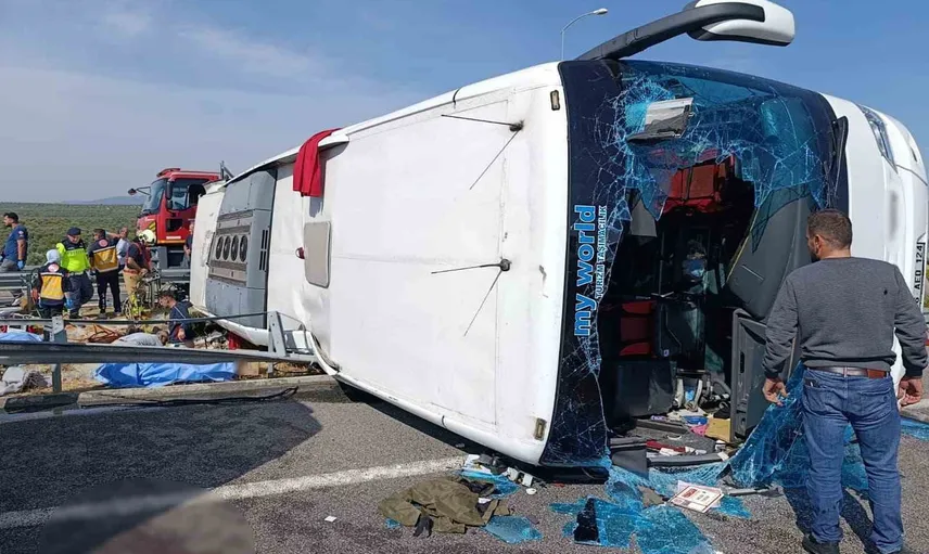 Akhisar'daki kavşak çarpışmasında ölen 11 kişi ve 26 yaralının kimlikleri açıklandı