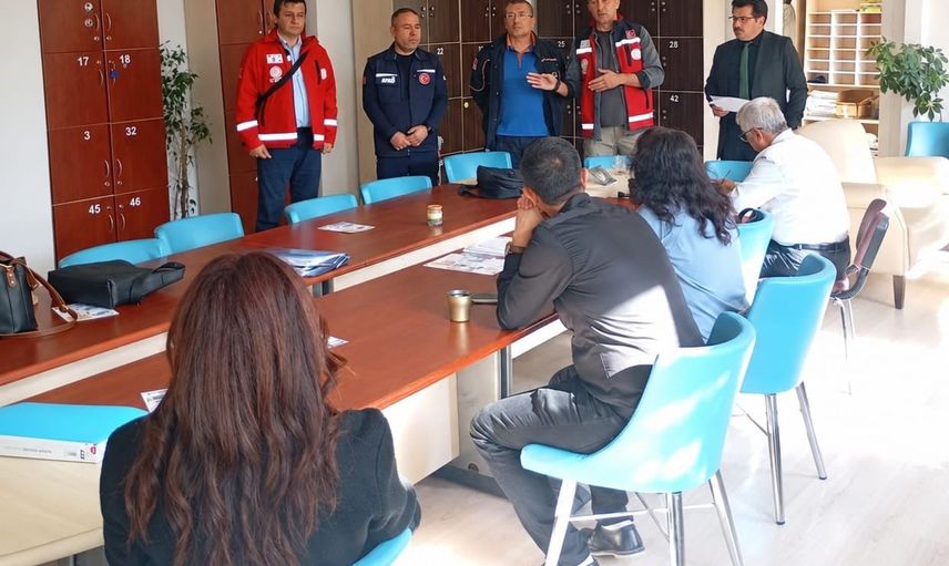 Okullarda afet bilinci için pratik eğitim ve tatbikatlar yapıldı