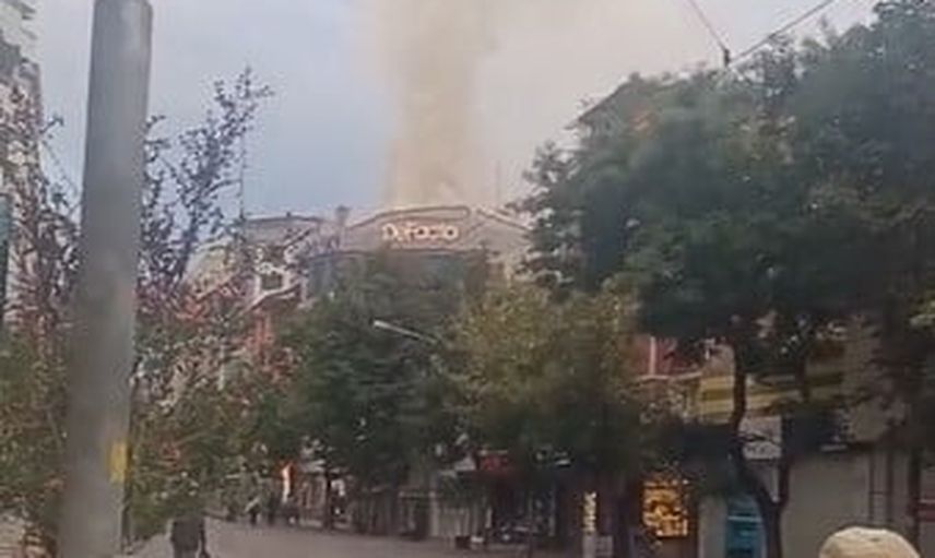 Eskişehir'de çatı yangını itfaiye ekiplerince söndürüldü