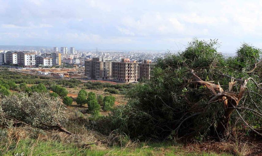 Hortum şantiyeyi yerinden söktü: Mazı Dağı'ndan Kepez'e uzanan yıkım