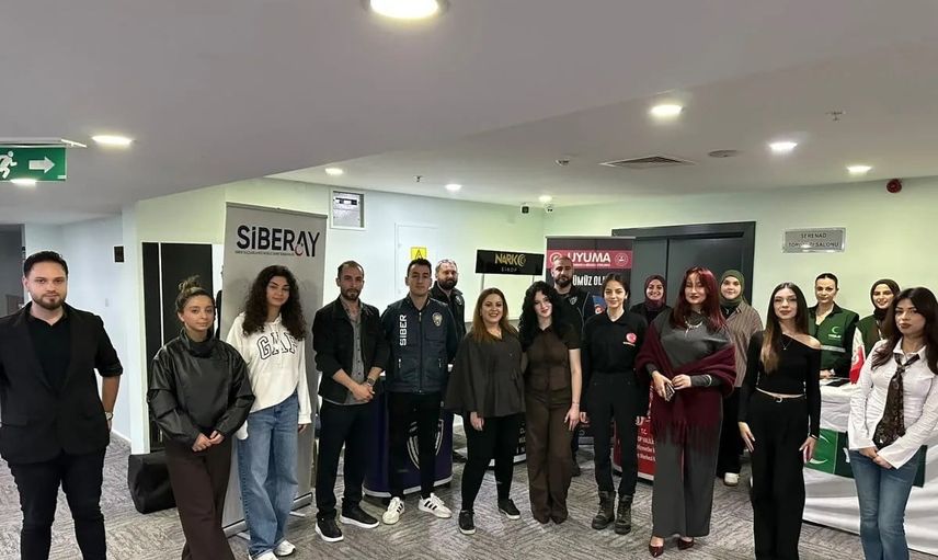 Genç tasarımcılardan 'Kontrol Sende' ile bağımlılığa görsel çağrı