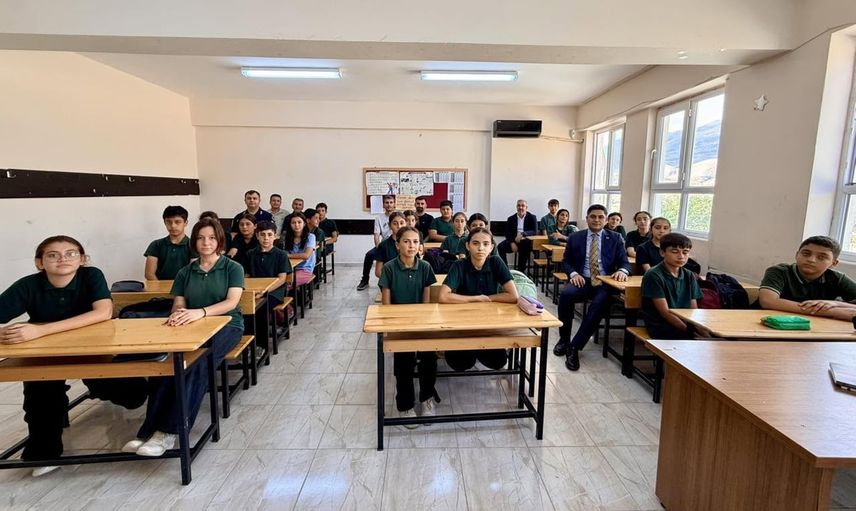 Kaymakam Bağış, öğrencilerin gelecek hedeflerini dinledi