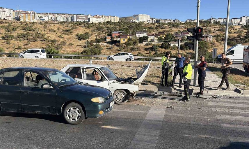 Sarıhacılı'da çarpışma: Yozgat-Ankara yolunda altı kişi yaralandı