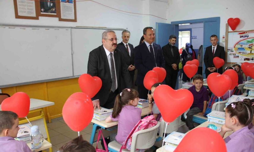 Çarşamba'da yeni eğitim-öğretim yılı coşkuyla başladı