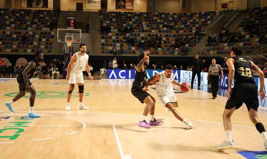 Körfez Basket sahasında geriden gelerek Esenler Erokspor'u 88-79 yendi
