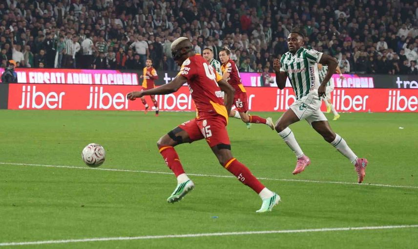 Galatasaray Konya'da öne geçti: ilk yarı 2-0