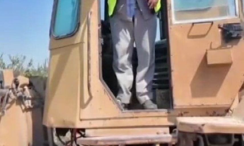 Kilis'te yol çalışmasında gülümseten anlar sosyal medyayı sardı