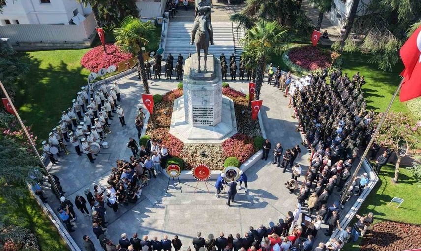 Bursalılar zaferin 104. yılında meydanlarda buluştu