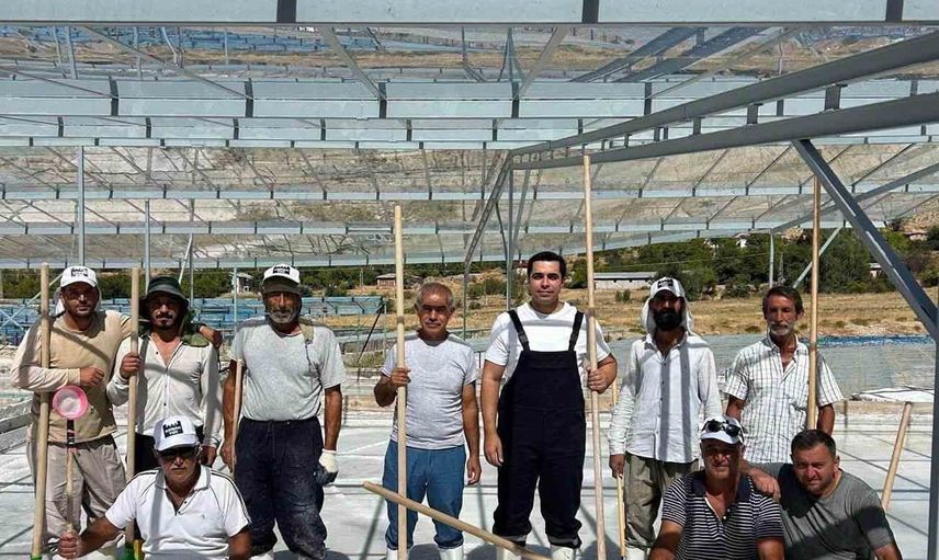 Kaymakam Tutay sahada: Kemah tuzunun sofraya yolculuğunu izledi